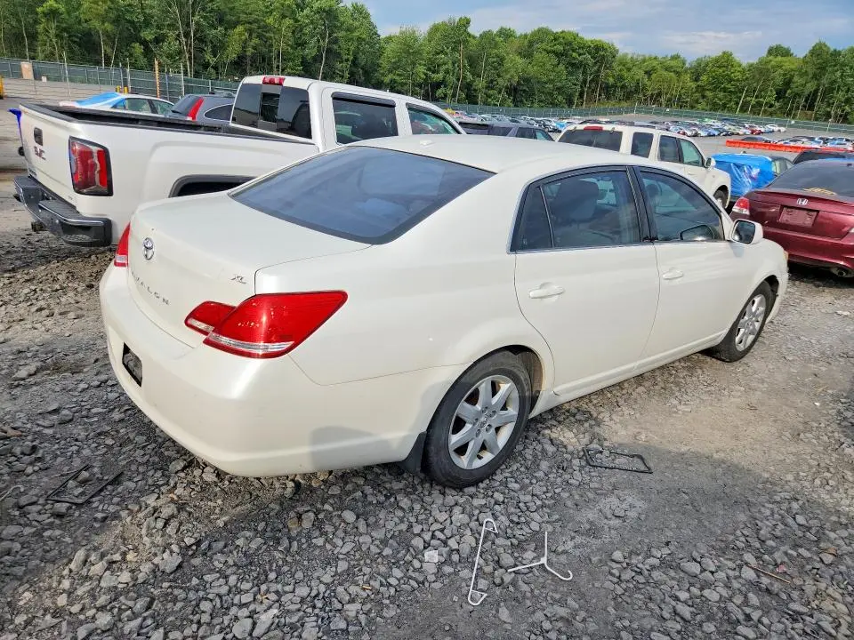 2010 TOYOTA AVALON XL  
