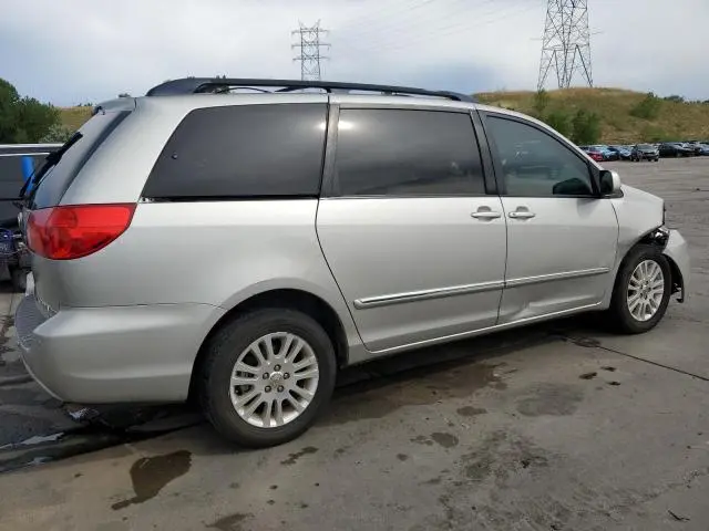 2010 TOYOTA SIENNA XLE  