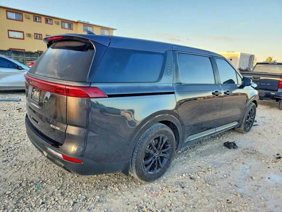 2023 KIA CARNIVAL LX  