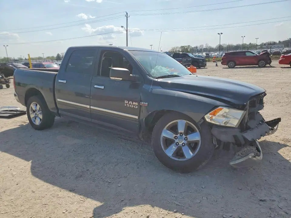 2013 RAM 1500 SLT  