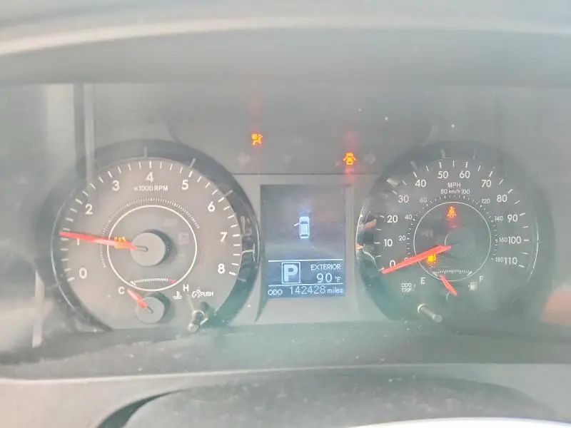 2015 TOYOTA SIENNA LE  