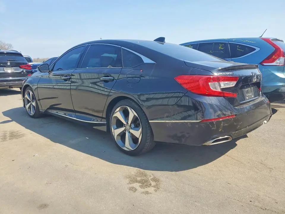 2018 HONDA ACCORD TOURING  
