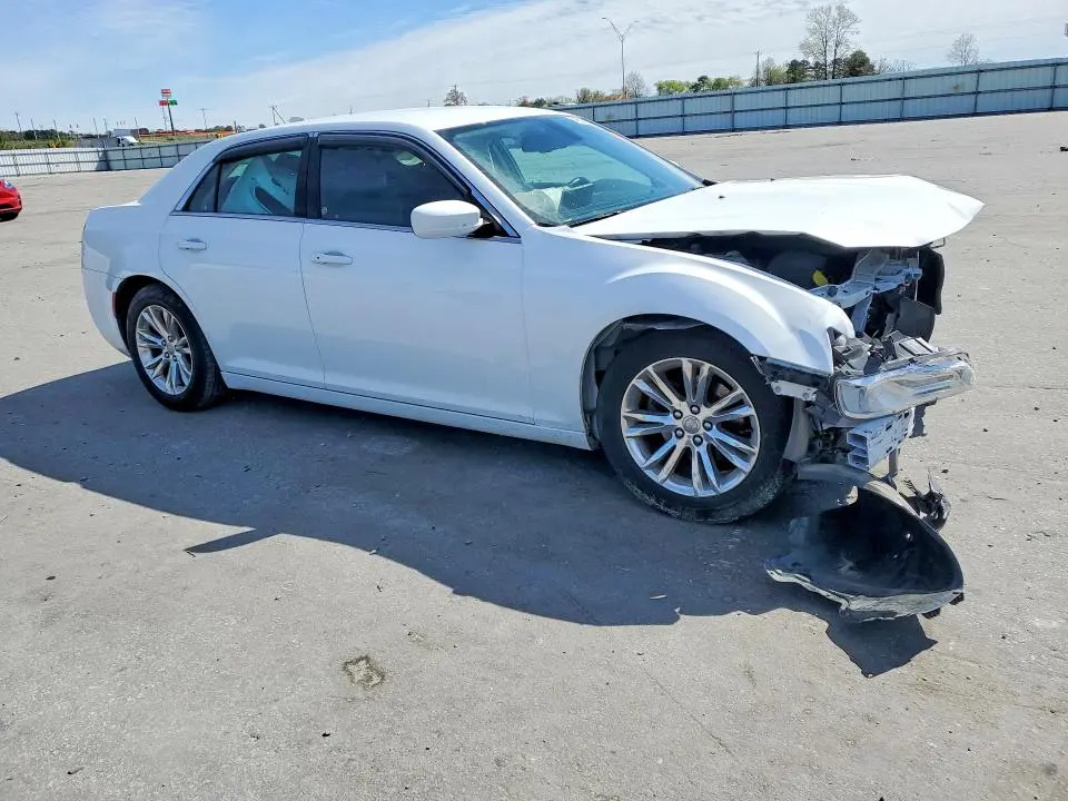 2017 CHRYSLER 300 LIMITED  