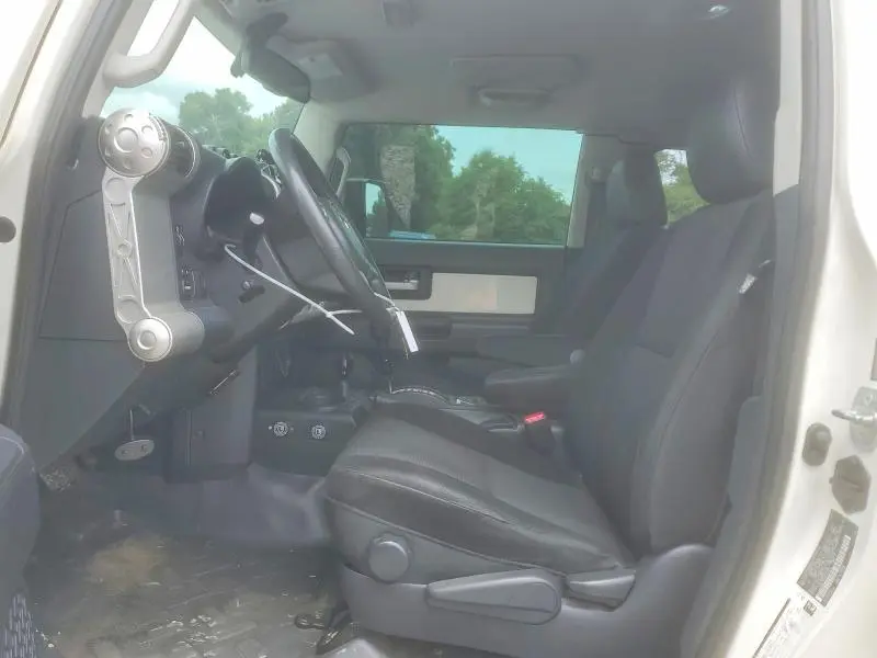 2011 TOYOTA FJ CRUISER BASE  