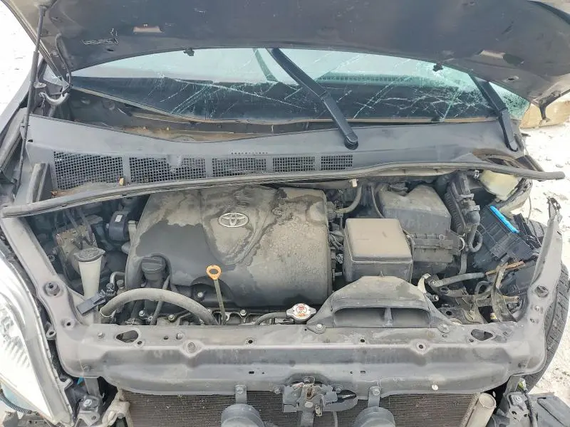 2017 TOYOTA SIENNA XLE 8-PASSENGER  