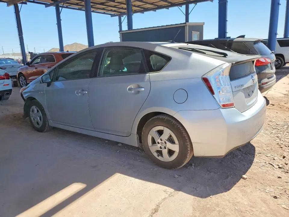 2011 TOYOTA PRIUS THREE  