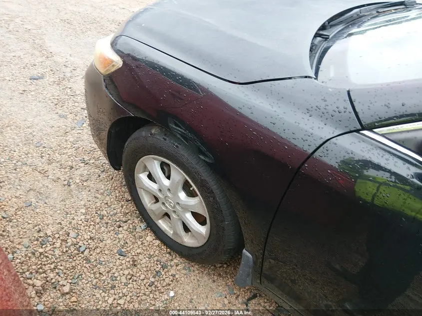 2011 TOYOTA CAMRY LE