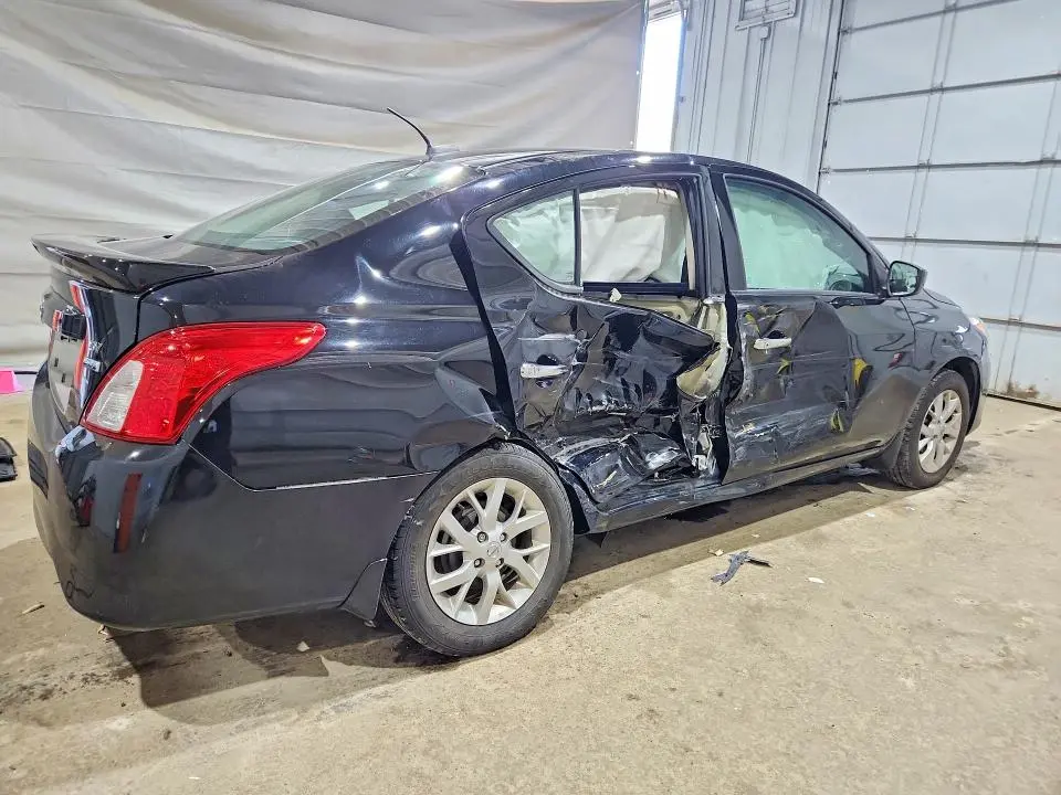 2019 NISSAN VERSA SV  