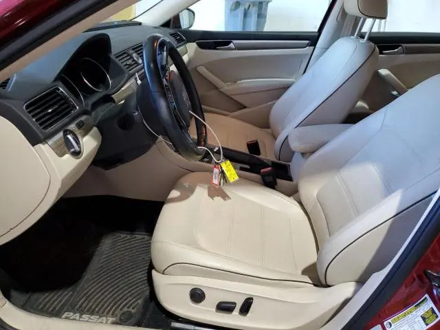 2017 VOLKSWAGEN PASSAT SE