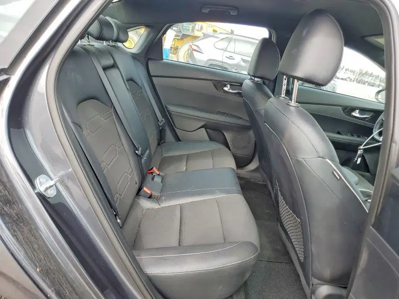 2024 KIA FORTE GT LINE  