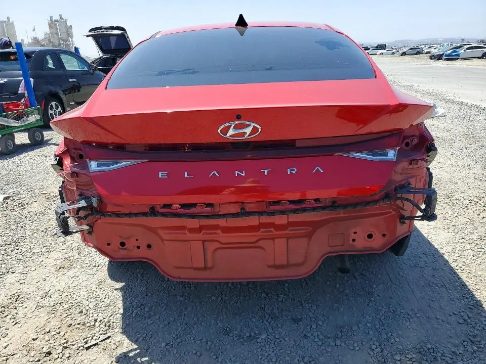 2022 HYUNDAI ELANTRA SEL  