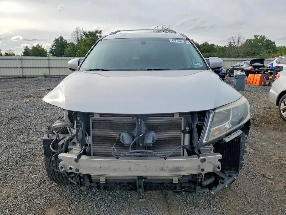 2016 NISSAN PATHFINDER SL  