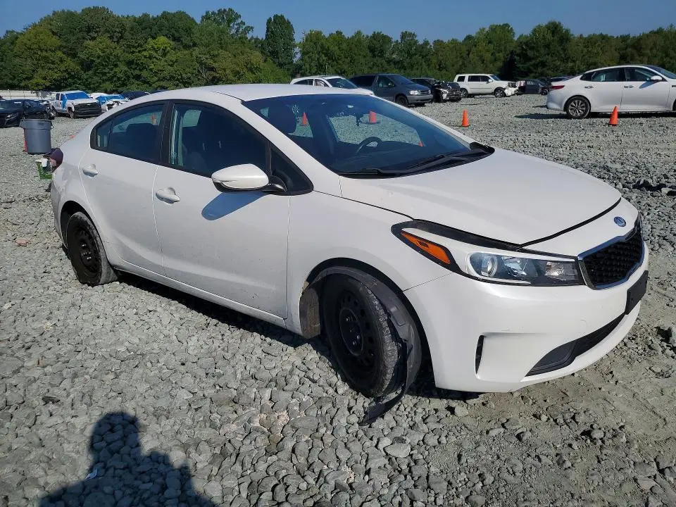 2018 KIA FORTE LX  
