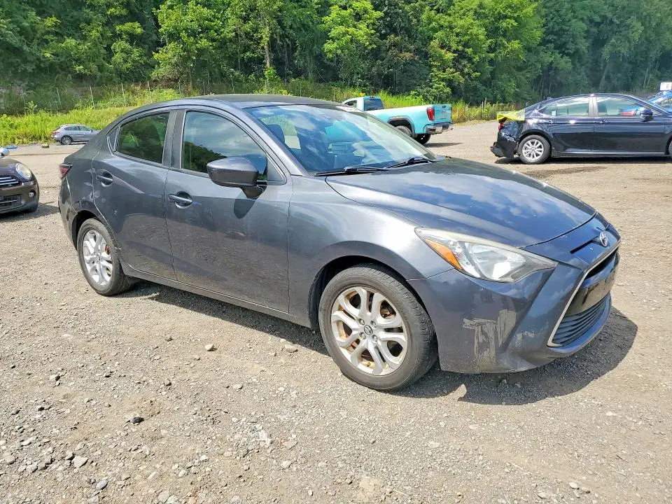 2017 TOYOTA YARIS   