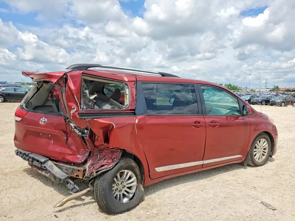 2011 TOYOTA SIENNA XLE 8-PASSENGER  