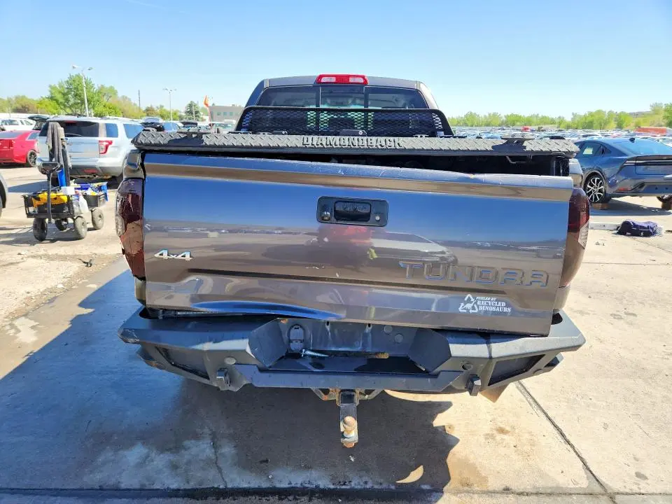 2017 TOYOTA TUNDRA SR5  
