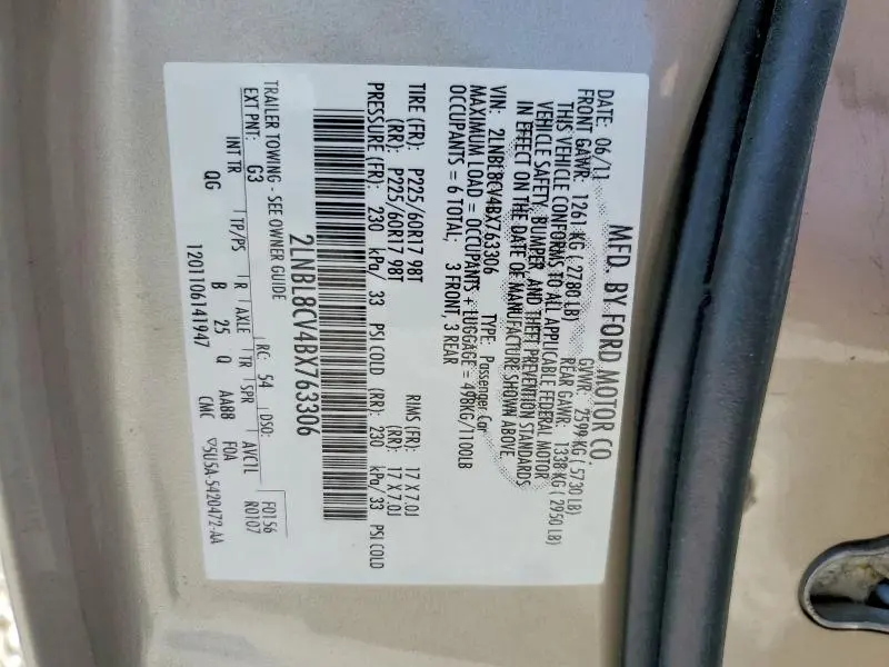2011 LINCOLN TOWN CAR SIGNATURE LIMITED  