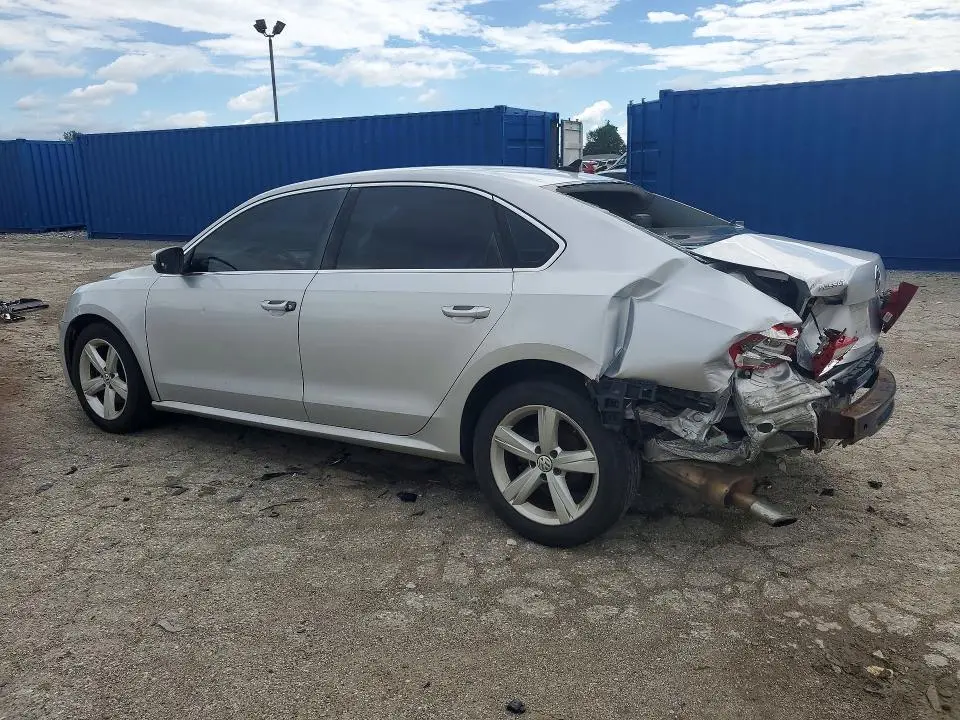 2013 VOLKSWAGEN PASSAT SE  