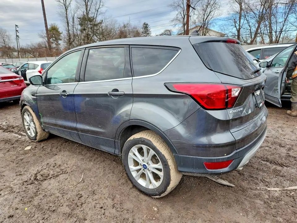 2019 FORD ESCAPE SE  