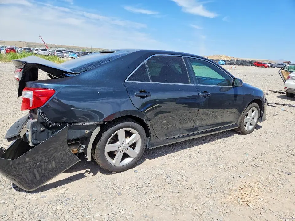 2012 TOYOTA CAMRY SE  