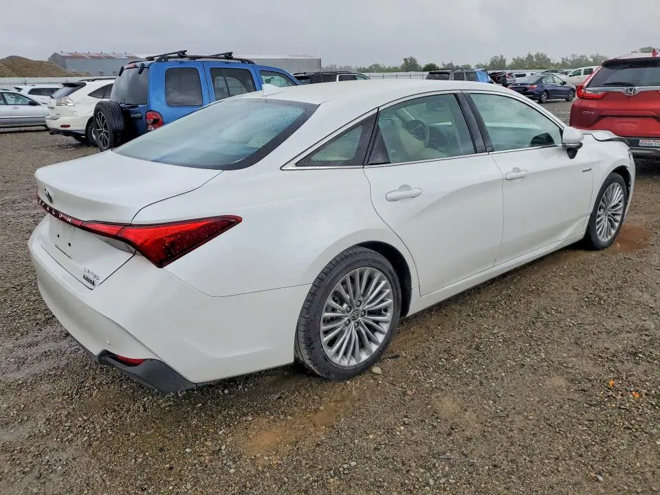 2020 TOYOTA AVALON LIMITED  
