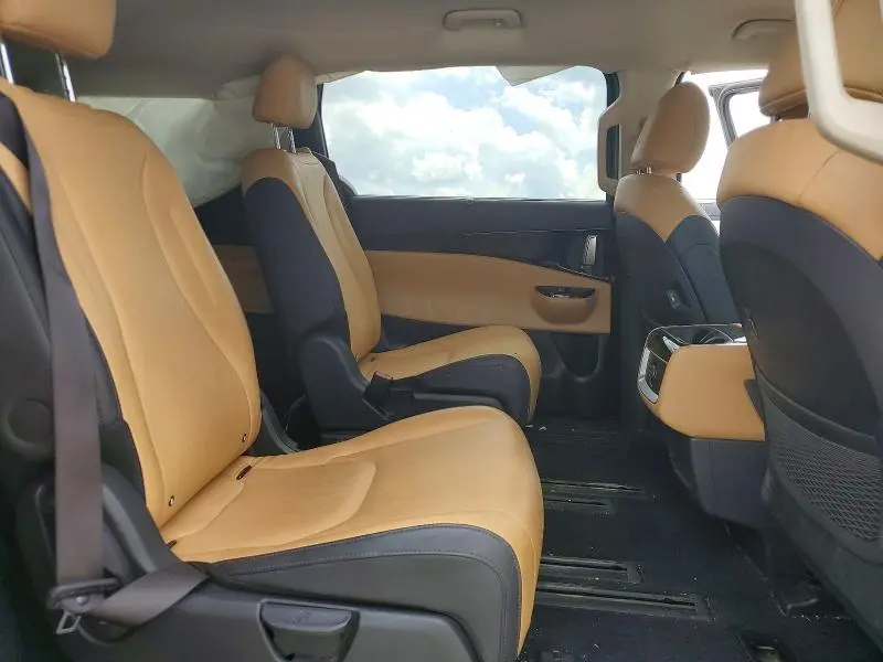 2024 KIA CARNIVAL EX  