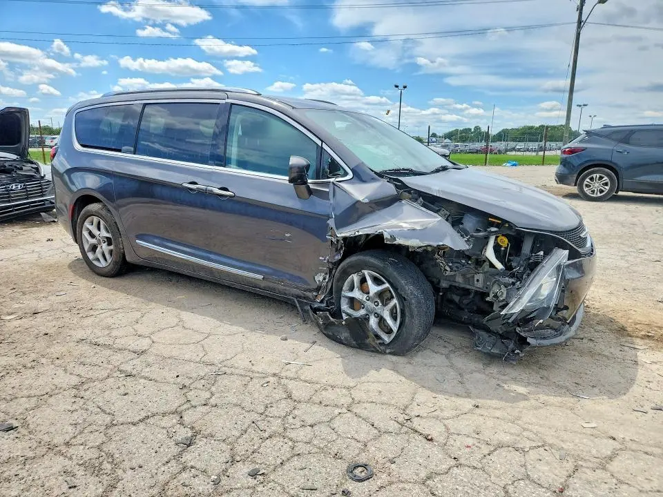 2017 CHRYSLER PACIFICA TOURING L PLUS  
