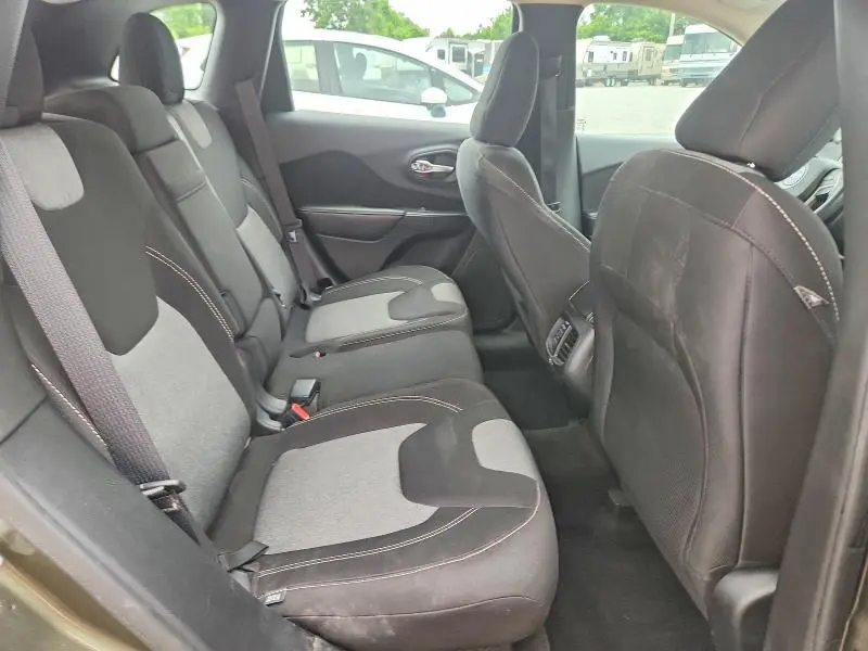 2015 JEEP CHEROKEE SPORT  