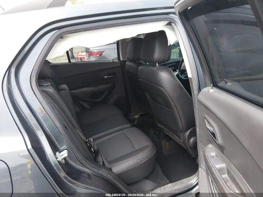 2021 CHEVROLET TRAX AWD LT