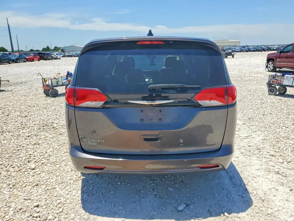 2023 CHRYSLER VOYAGER LX  
