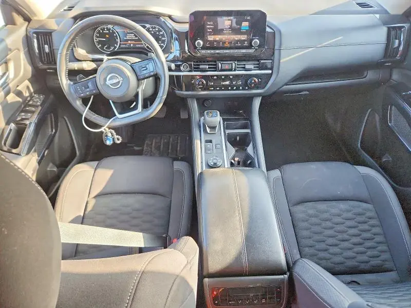 2022 NISSAN PATHFINDER SV  