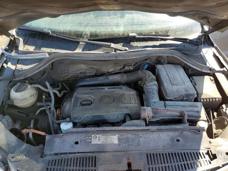 2011 VOLKSWAGEN TIGUAN S  