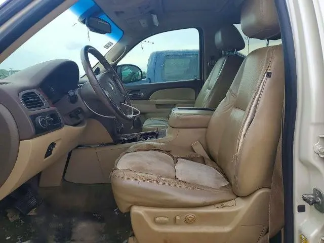 2011 CHEVROLET SUBURBAN C1500 LTZ  