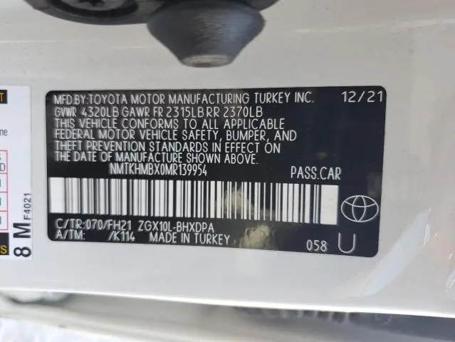 2021 TOYOTA C-HR XLE  