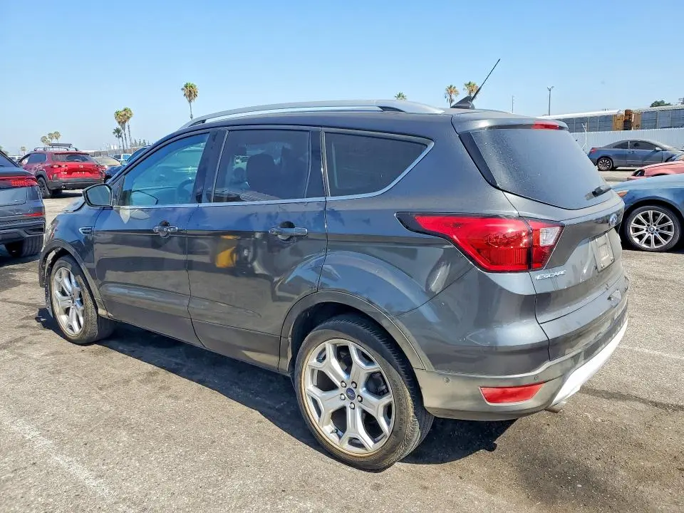 2019 FORD ESCAPE TITANIUM  