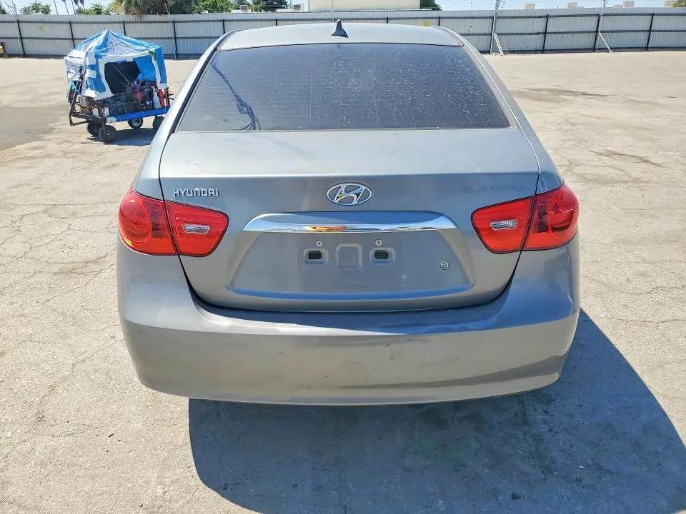 2010 HYUNDAI ELANTRA SE  