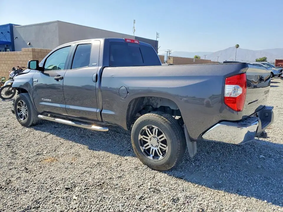 2017 TOYOTA TUNDRA SR5  