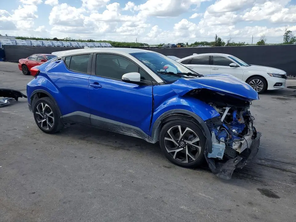 2018 TOYOTA C-HR XLE  