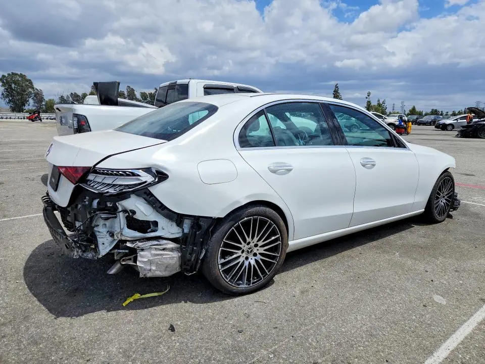 2024 MERCEDES-BENZ C 300  