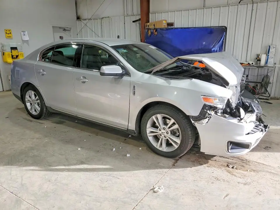 2010 LINCOLN MKS   