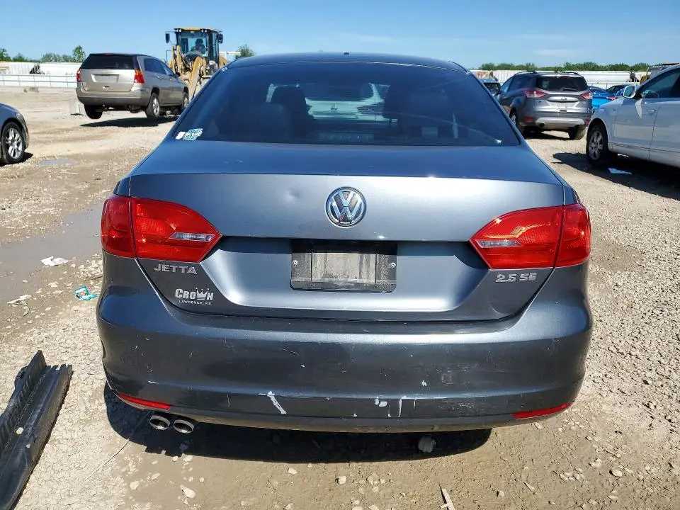 2013 VOLKSWAGEN JETTA SE  