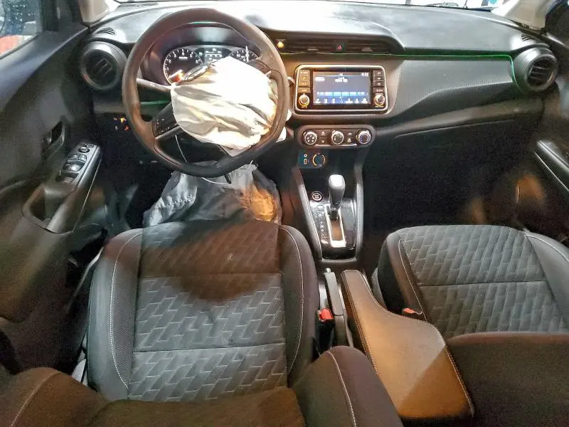 2021 NISSAN KICKS S  