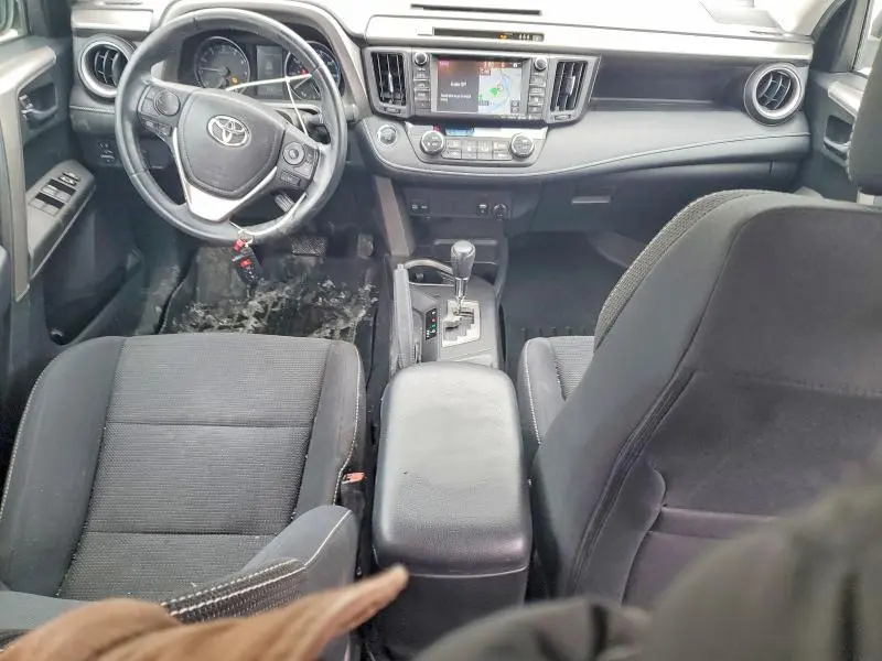 2017 TOYOTA RAV4 XLE  