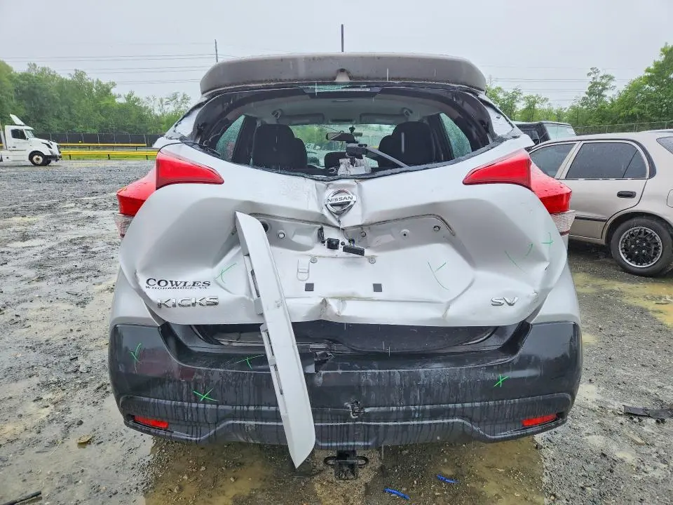 2018 NISSAN KICKS SV  