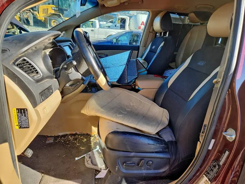 2017 KIA SEDONA LX  