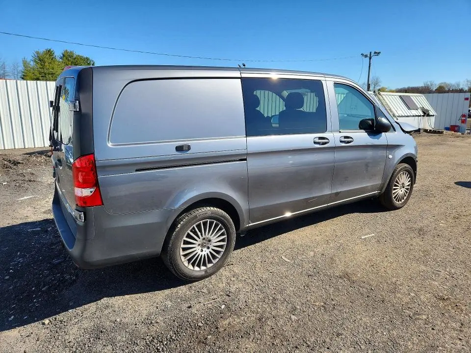 2023 MERCEDES-BENZ METRIS   