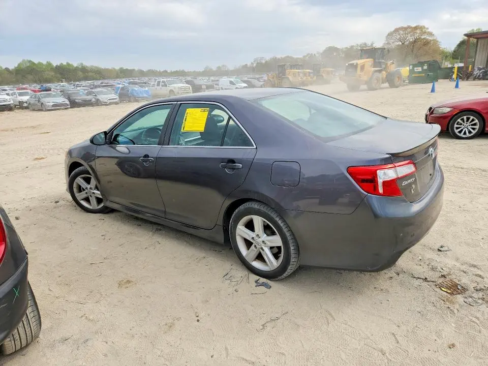 2013 TOYOTA CAMRY SE  