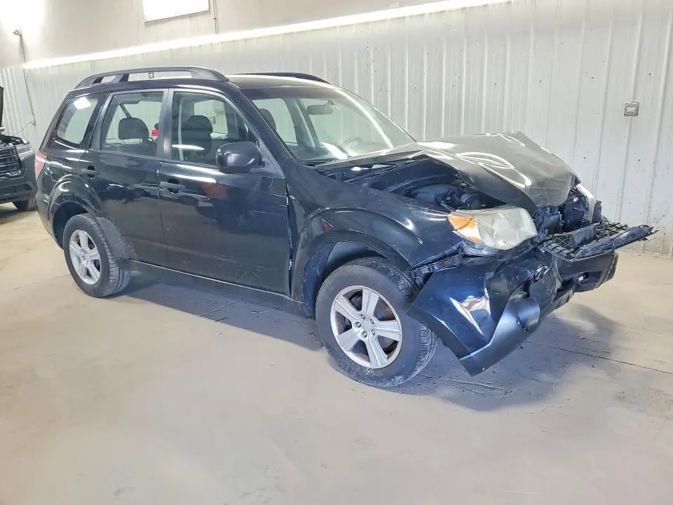 2010 SUBARU FORESTER XS  