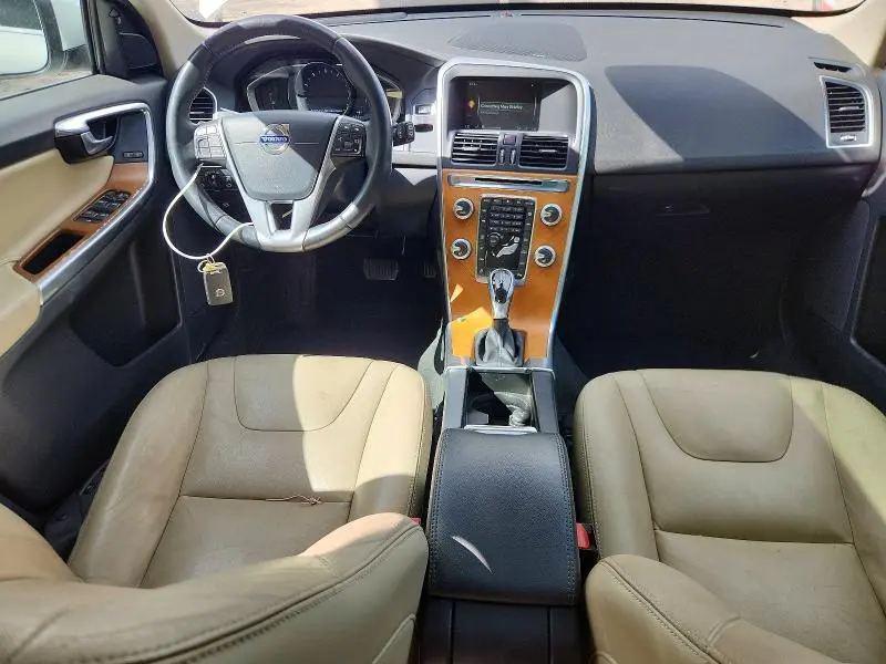 2016 VOLVO XC60 T5 PLATINUM  
