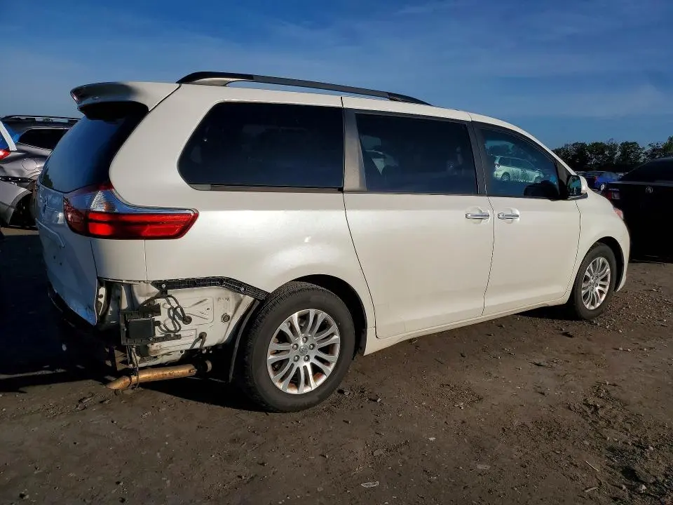 2016 TOYOTA SIENNA XLE PREMIUM 8-PASSENGER  